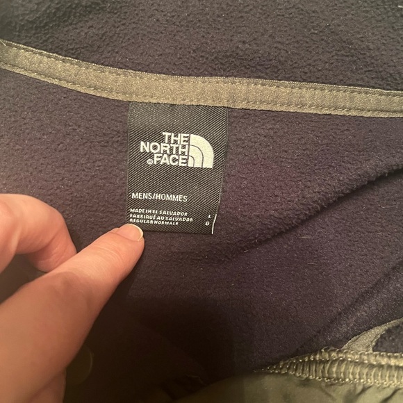 North Face Pullover - Picture 4 of 5